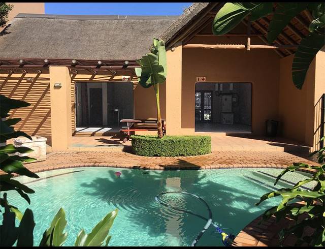 1 BEDROOM APARTMENT FOR SALE IN PINESLOPES